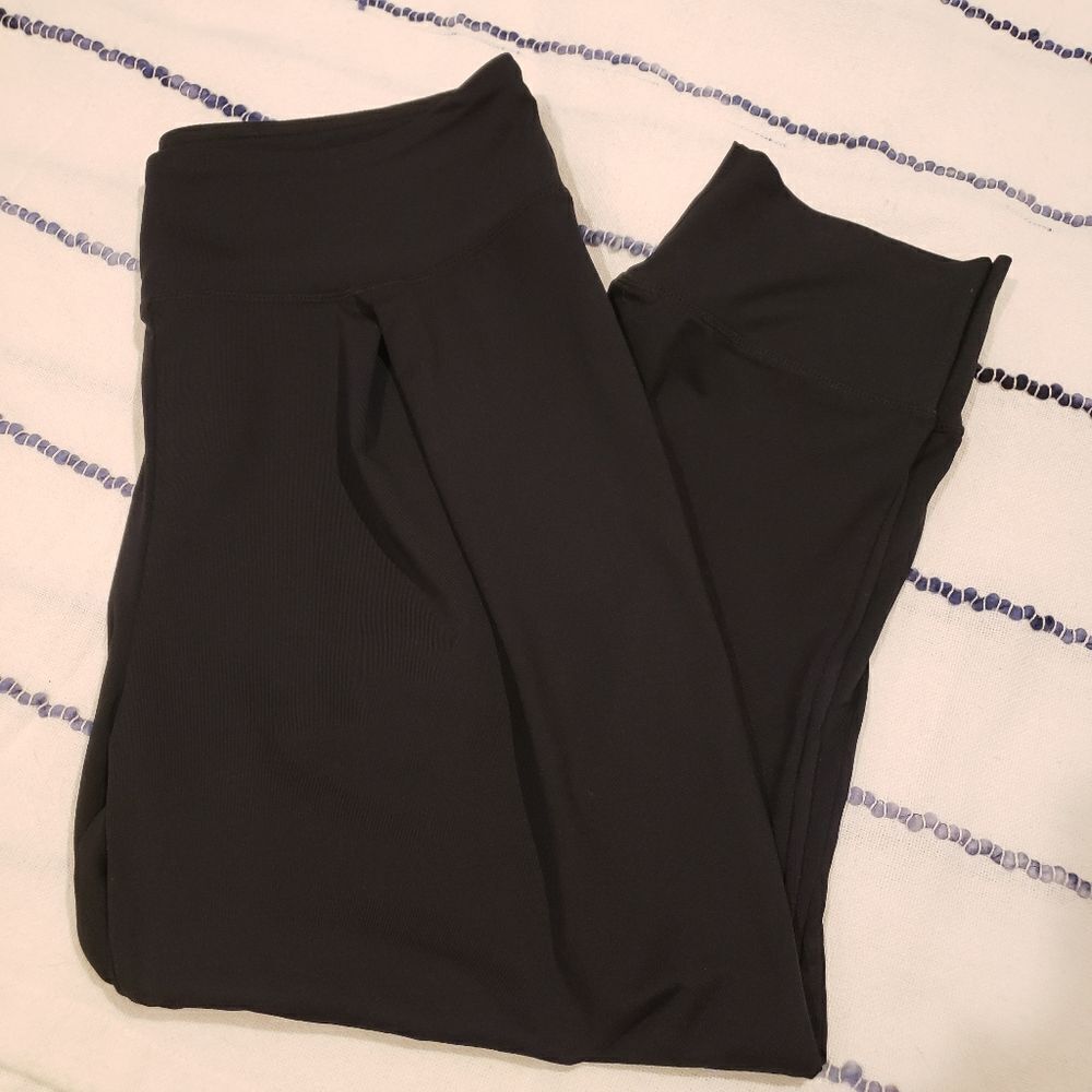 Fabletics Pleated Capris, Size Small - image 2